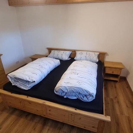 Ruhige Ferienwohnung Inklusive Garten Souterrain - Neu Renoviert Lachen Ngoại thất bức ảnh