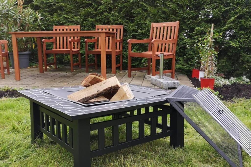 Ruhige Ferienwohnung Inklusive Garten Souterrain - Neu Renoviert Lachen Ngoại thất bức ảnh
